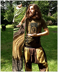 Afghani Hosen und  bedruckte T-Shirts aus Indien Ganesha Shop Fürth